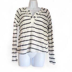 Blu Pepper Striped Grommet Long Sleeve Top